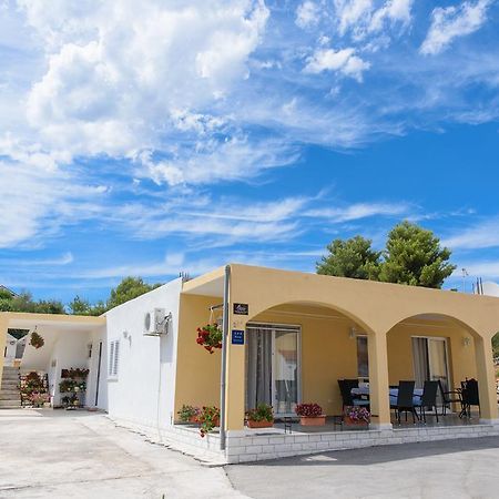 Apartments Patricia Trogir Buitenkant foto